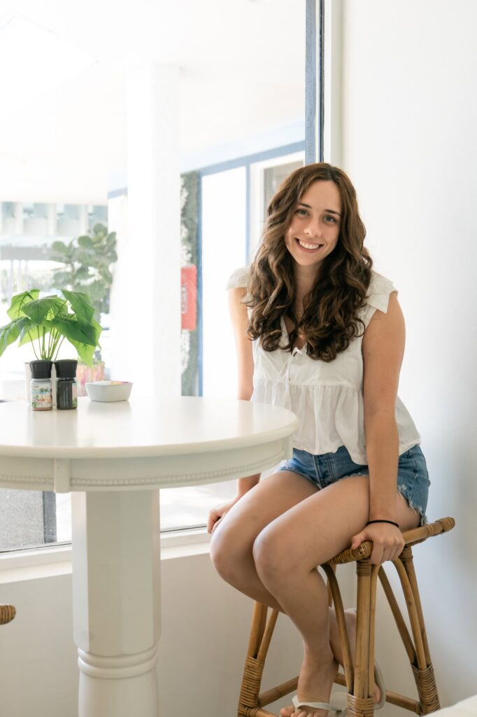 Wedding painter Maggie Bosco as we chat about her business