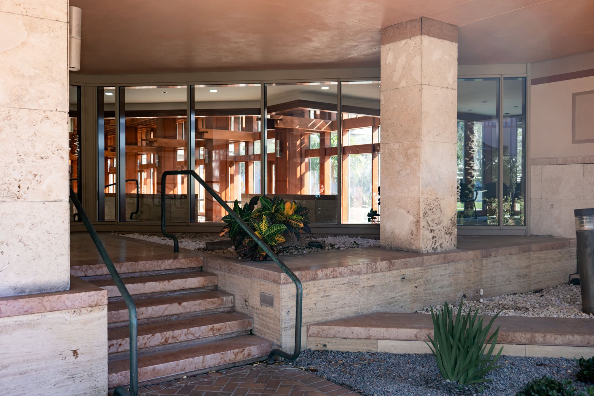 Stairs connecting the courtyard to the main wedding room of the Poynter Institute